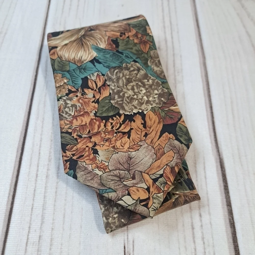 3 FOR 12 SALE Hunt Club Fall Foliage Tie